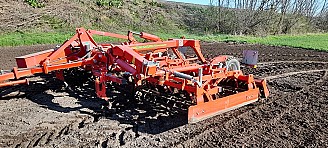 Opall-Agri Saturn IV 5 magágykészítő kompaktor