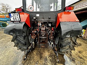 Belarus MTZ 1221.2 traktor