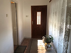 Hévízen 1.004 m2-es telken,  80m2-es, 3 szobás családi ház eladó