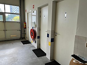 Bontott 225m2+225 m2 galériás mentőállomás eladó