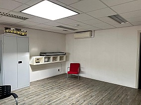 Bontott 225m2+225 m2 galériás mentőállomás eladó