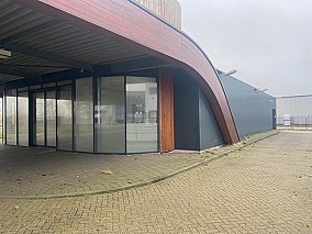 Bontott 420 m2-es csarnok 300 m2-es előtetővel eladó