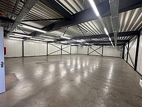 Bontott 420 m2-es csarnok 300 m2-es előtetővel eladó