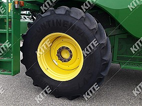 John Deere S670