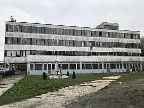 Zalaegerszegen 1.748 m2-es felújítandó irodaépület eladó