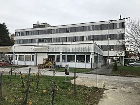 Zalaegerszegen 1.748 m2-es felújítandó irodaépület eladó