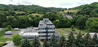 Zalaegerszegen 1.748 m2-es felújítandó irodaépület eladó