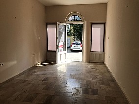 Keszthelyen, a belvárosban 44 m2-es üzlet-iroda eladó