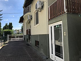 Hévízen 8 apartmanból álló családi ház eladó