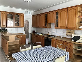 Hévízen 8 apartmanból álló családi ház eladó