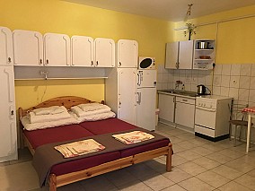 Hévízen 8 apartmanból álló családi ház eladó