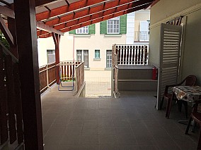 Hévízen 8 apartmanból álló családi ház eladó