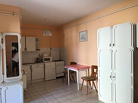 Hévízen 8 apartmanból álló családi ház eladó