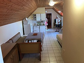 Hévízen 8 apartmanból álló családi ház eladó
