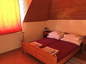 Hévízen 8 apartmanból álló családi ház eladó