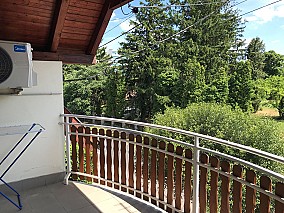 Hévízen 8 apartmanból álló családi ház eladó