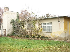 Keszthelyen 4.324 m2 összes beépítettségű telephely, fejlesztési terület eladó