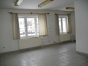 Keszthelyen 4.324 m2 összes beépítettségű telephely, fejlesztési terület eladó