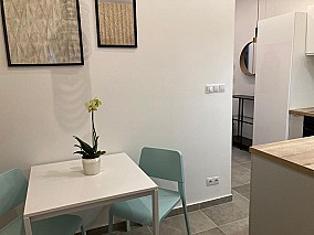 Budapesten a VIII. kerületben, a Corvin pláza mellett, 39 m2-es, 2.emeleti lakás eladó