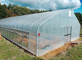 Új, gyári csomagolásban eladó egy 10x25m-es függőleges oldalú, gótikus alakú fóliaház.