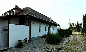 Alsópáhokon 9 szobás vendégház eladó