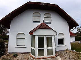 Alsópáhokon 9 szobás vendégház eladó
