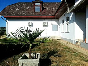 Alsópáhokon 9 szobás vendégház eladó