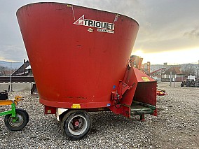 Takarmánykeverő-kiosztó kocsik Trioliet Solomix – 12 m³ + Videó