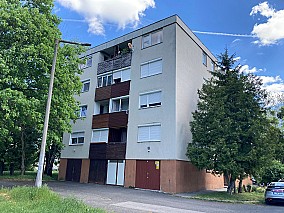 Keszthelyen 61 m2-es, második emeleti, 2 szobás lakás eladó
