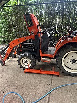 Eladó Kubota GT3