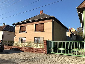 Hévízen 5 szobás családi ház eladó