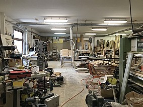 Keszthelyen 300 m2-es, működő asztalos üzem eladó