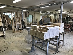 Keszthelyen 300 m2-es, működő asztalos üzem eladó