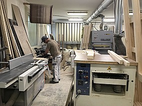 Keszthelyen 300 m2-es, működő asztalos üzem eladó