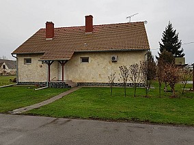 Baromfinevelő telep eladó