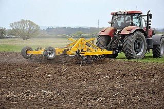 Busa FKM 5,2 - Forgókapás Magágykészítő