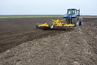 Busa FKM 5,2 GH - Forgókapás Magágykészítő gumihengerrel