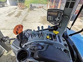 New Holland T7060 traktor