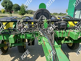 John Deere 1760