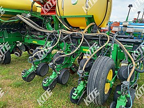 John Deere 1775 NT