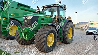 John Deere 6215R