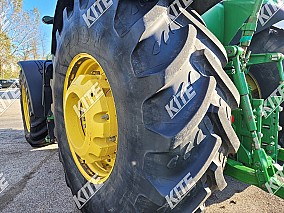 John Deere 8260R