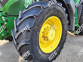 John Deere 6175M