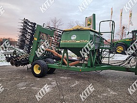 John Deere 740A