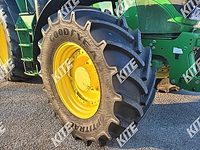 John Deere 6210R