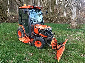 Kubota B2400 traktor - Hóeke - Kasza