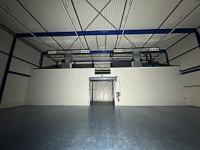 Bontott 1.105 m2-es hűtőház eladó