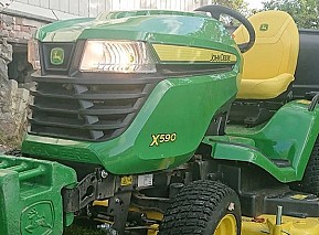 John Deere X 590